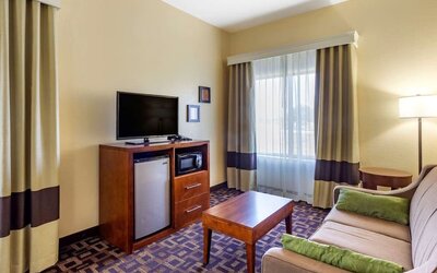 Day use room at Comfort Inn & Suites North Aurora - Naperville.