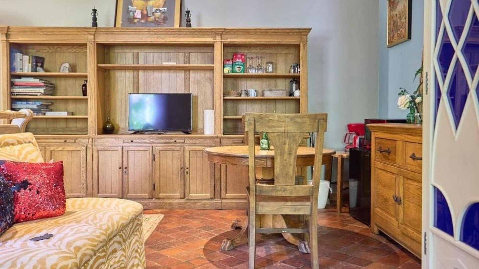 Dining room at Beverly Hills Spanish.