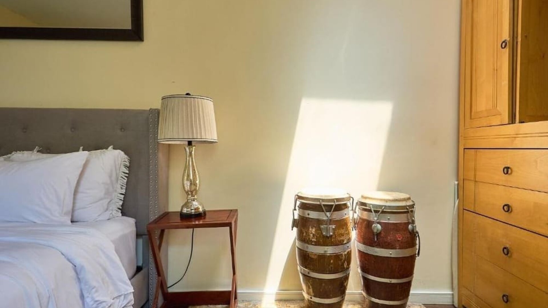 Day  use room at Beverly Hills Spanish.