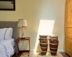 Day  use room at Beverly Hills Spanish.