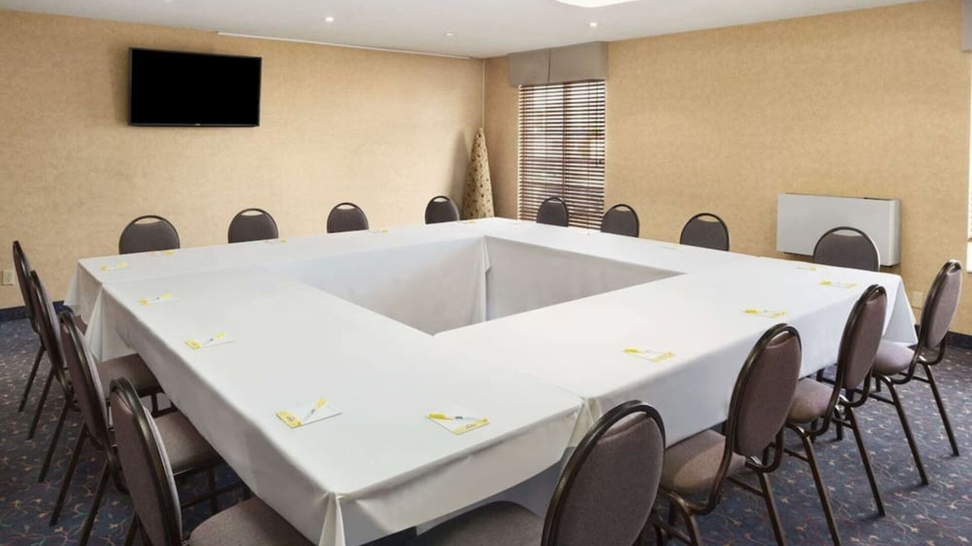 Meeting room at Days Inn By Wyndham Brantford.