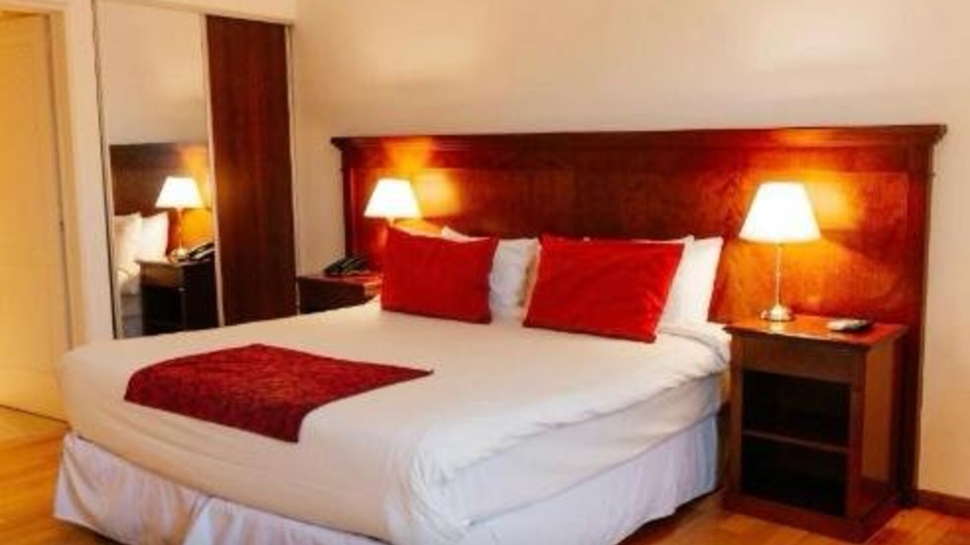 Hotel Plaza Central Canning