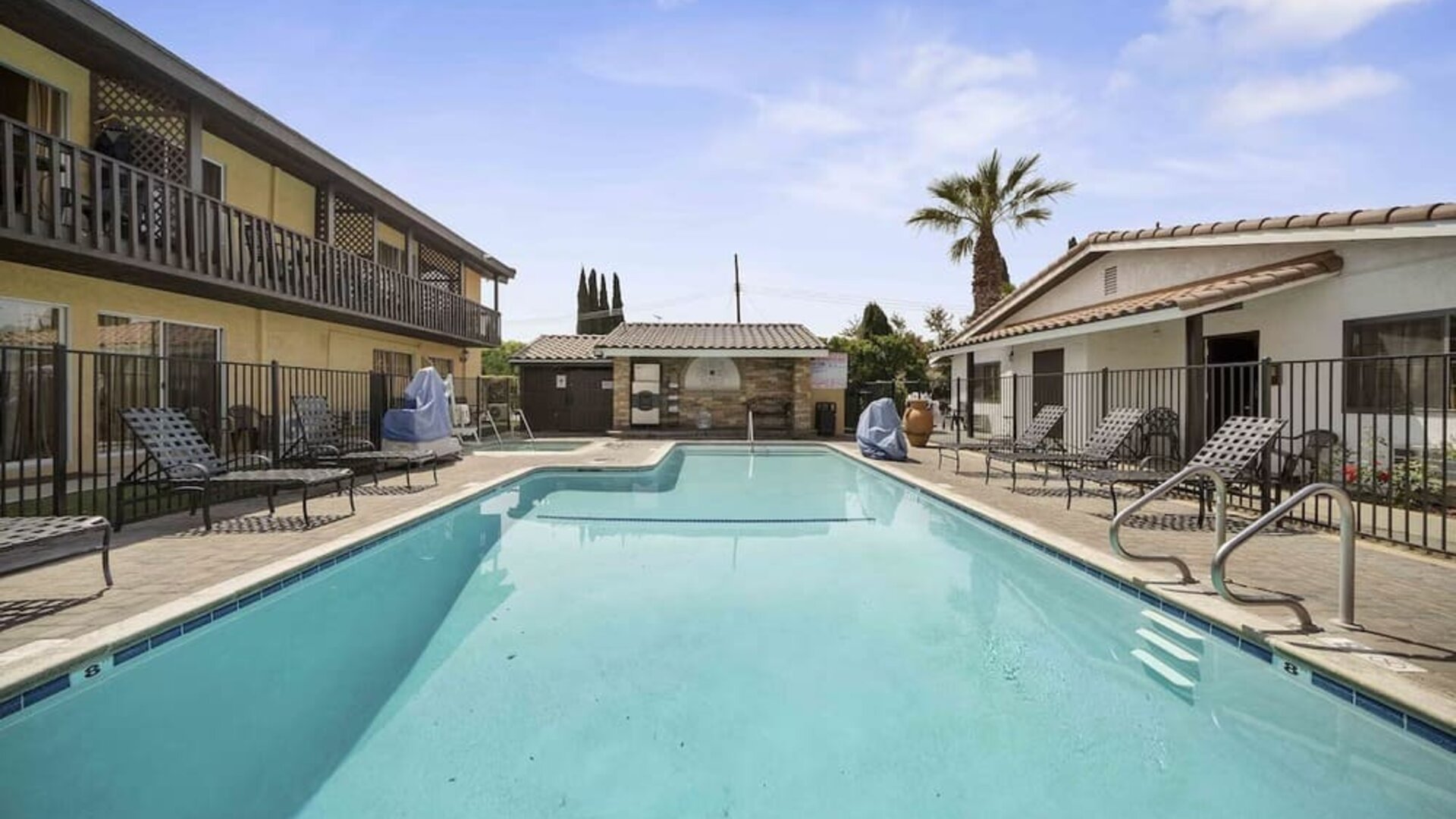 Outdoor pool at Lemon Tree Hotel & Suites Anaheim.