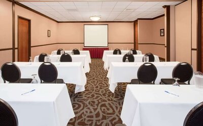 Meeting room at Wyndham Garden Schaumburg Chicago Northwest.