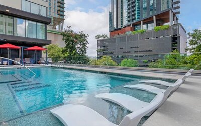 Cambria Hotel Austin Downtown