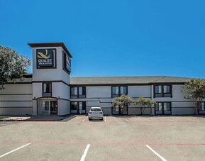 Parking available at Quality Inn & Suites Irving DFW Airport South.