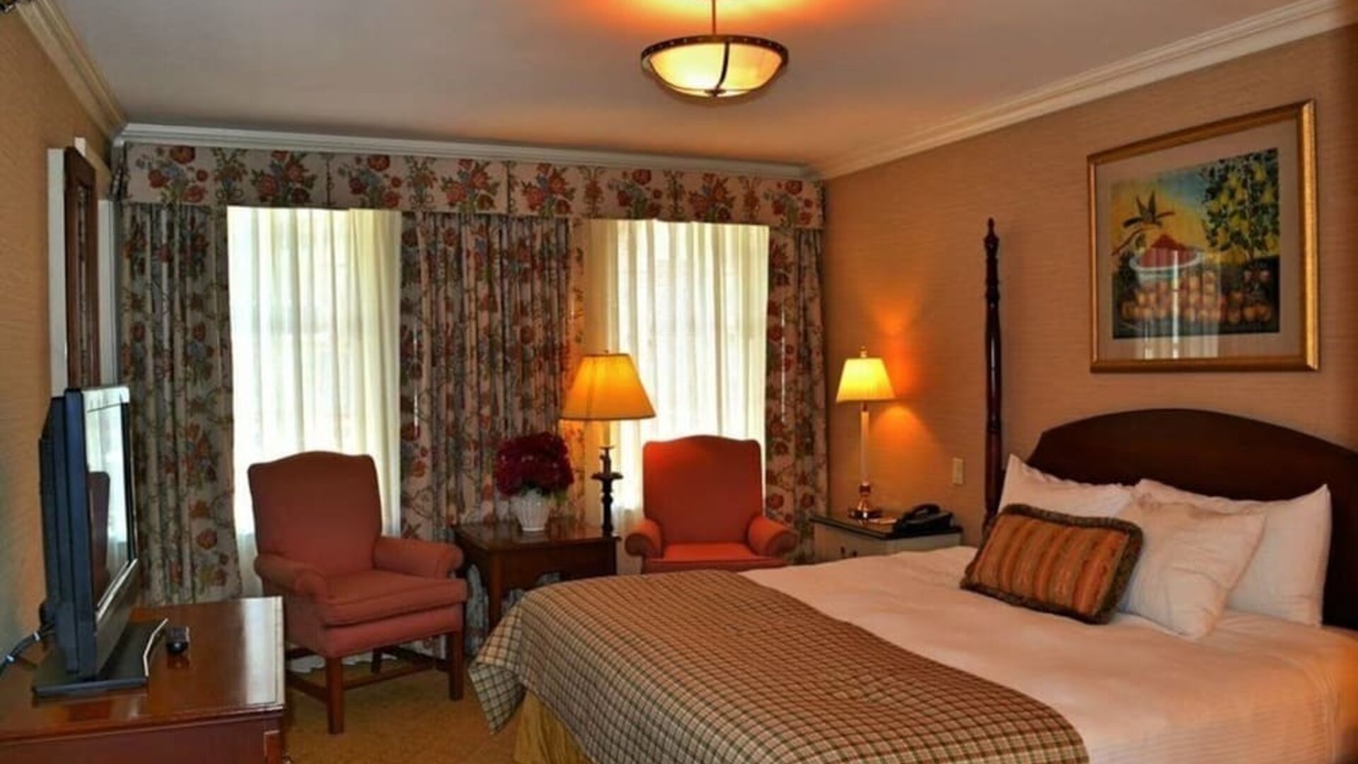 King room at The Wall Street Inn.