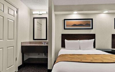 Day use room at Quality Inn Memphis Northeast Near I-40.