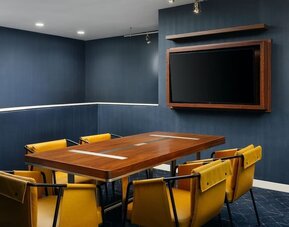 Meeting room at Courtyard By Marriott Columbus Worthington.