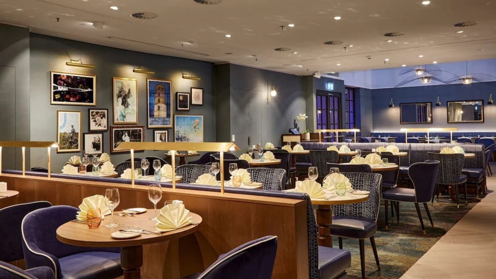 Dining room at Hilton Dusseldorf.