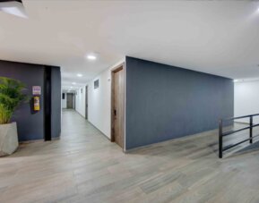 XLiving Host & Rooms