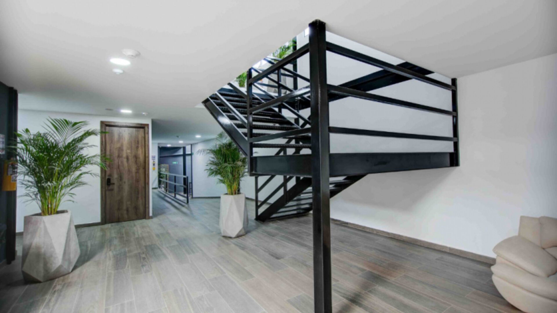 XLiving Host & Rooms