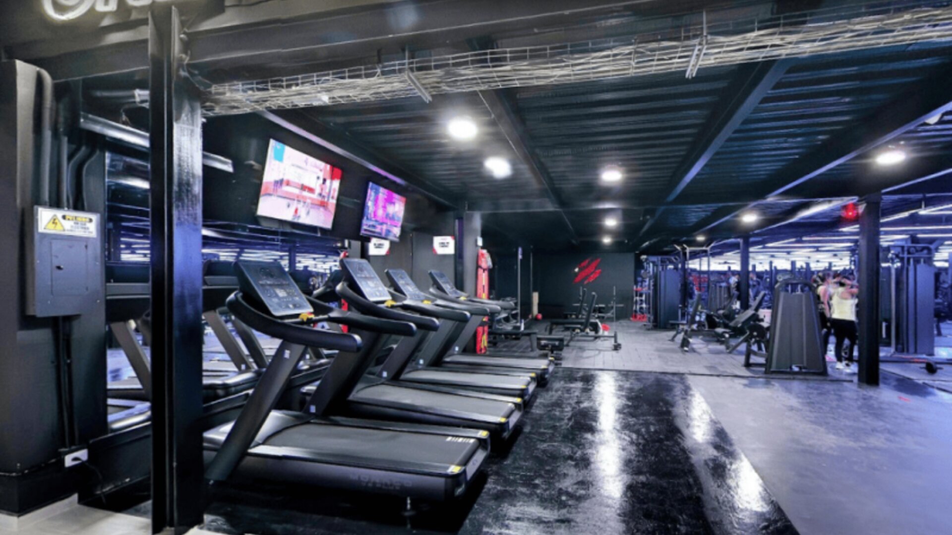 XLiving Host & Rooms