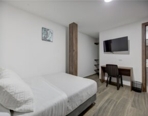 XLiving Host & Rooms