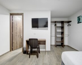 XLiving Host & Rooms
