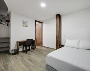 XLiving Host & Rooms