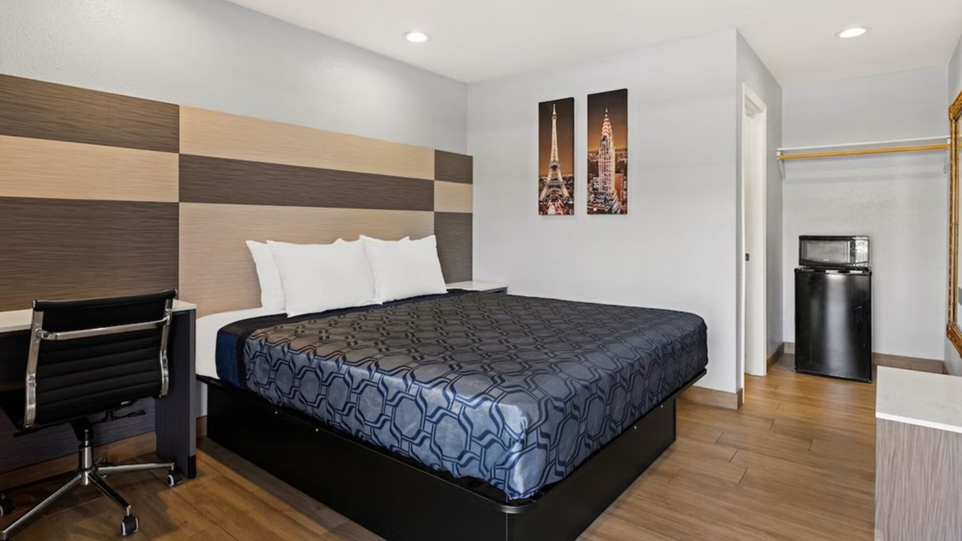 Day use room at Bay Breeze Inn.