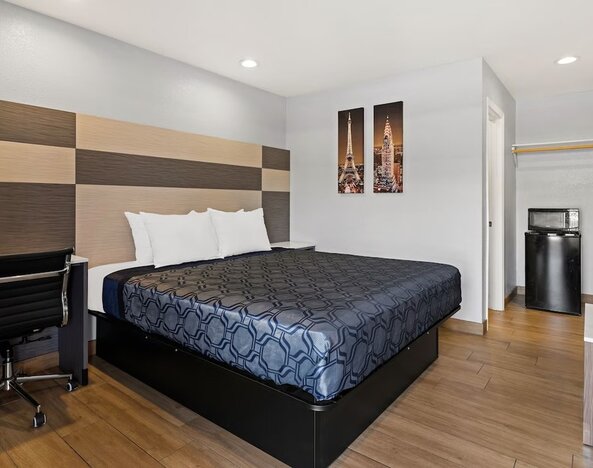 Day use room at Bay Breeze Inn.