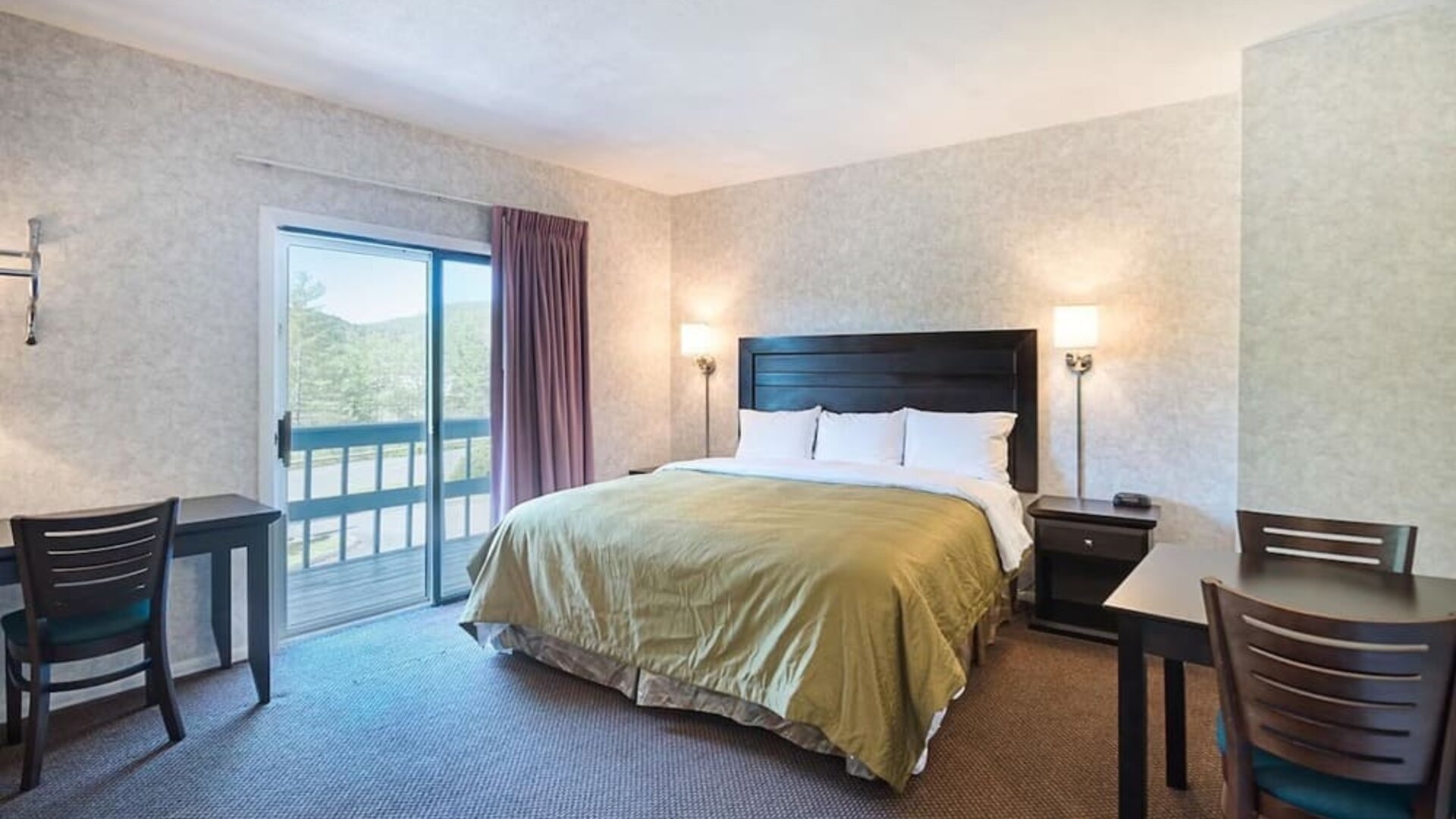 Day use room at Econo Lodge Lee - Great Barrington.