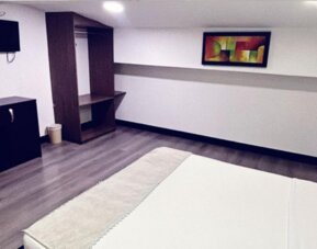 Tower - Embajada Americana