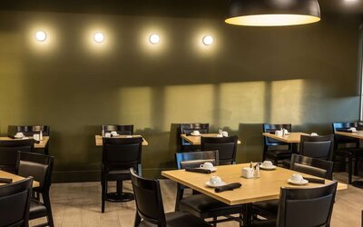 Dining room at DoubleTree By Hilton Calgary North.