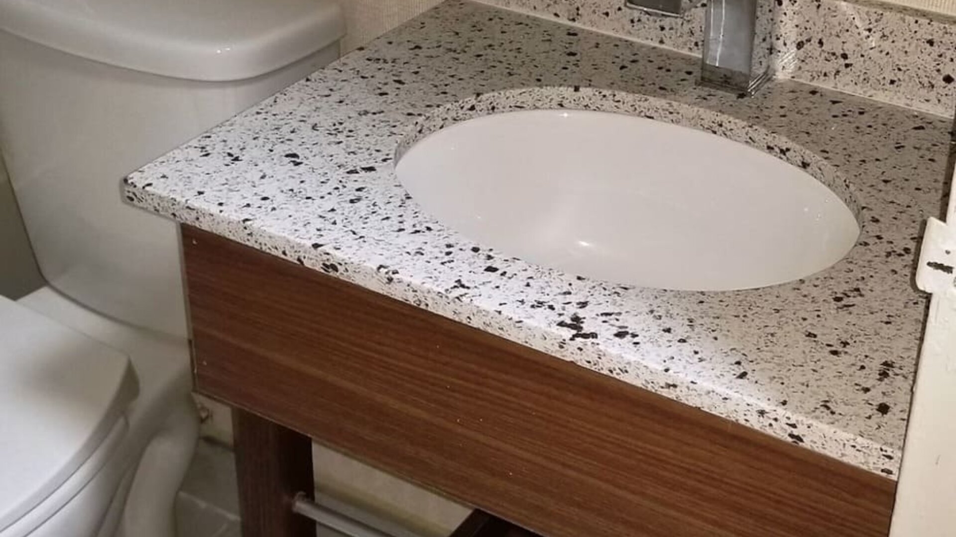 Guest bathroom at Baymont By Wyndham Montreal Airport.