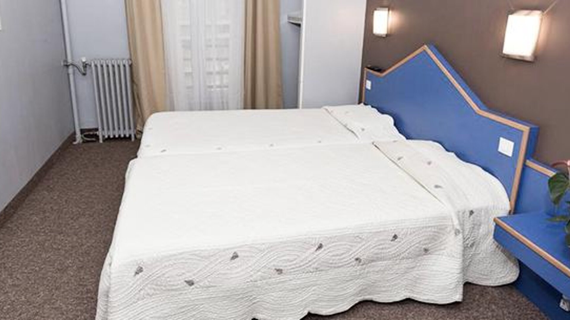 Hôtel Paris Père-Lachaise République