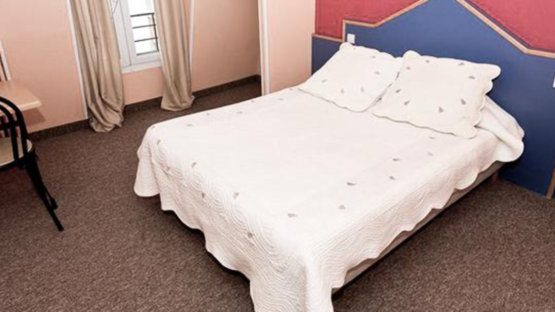 Hôtel Paris Père-Lachaise République