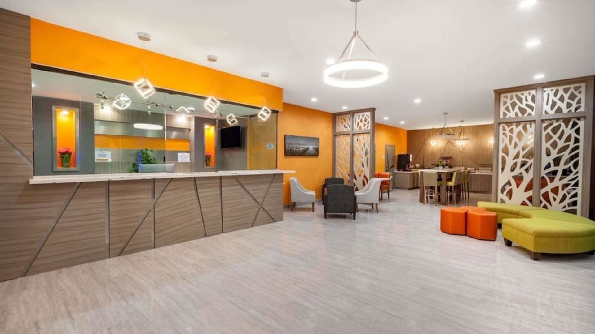 Reception at Baymont By Wyndham Houston Hobby Airport.