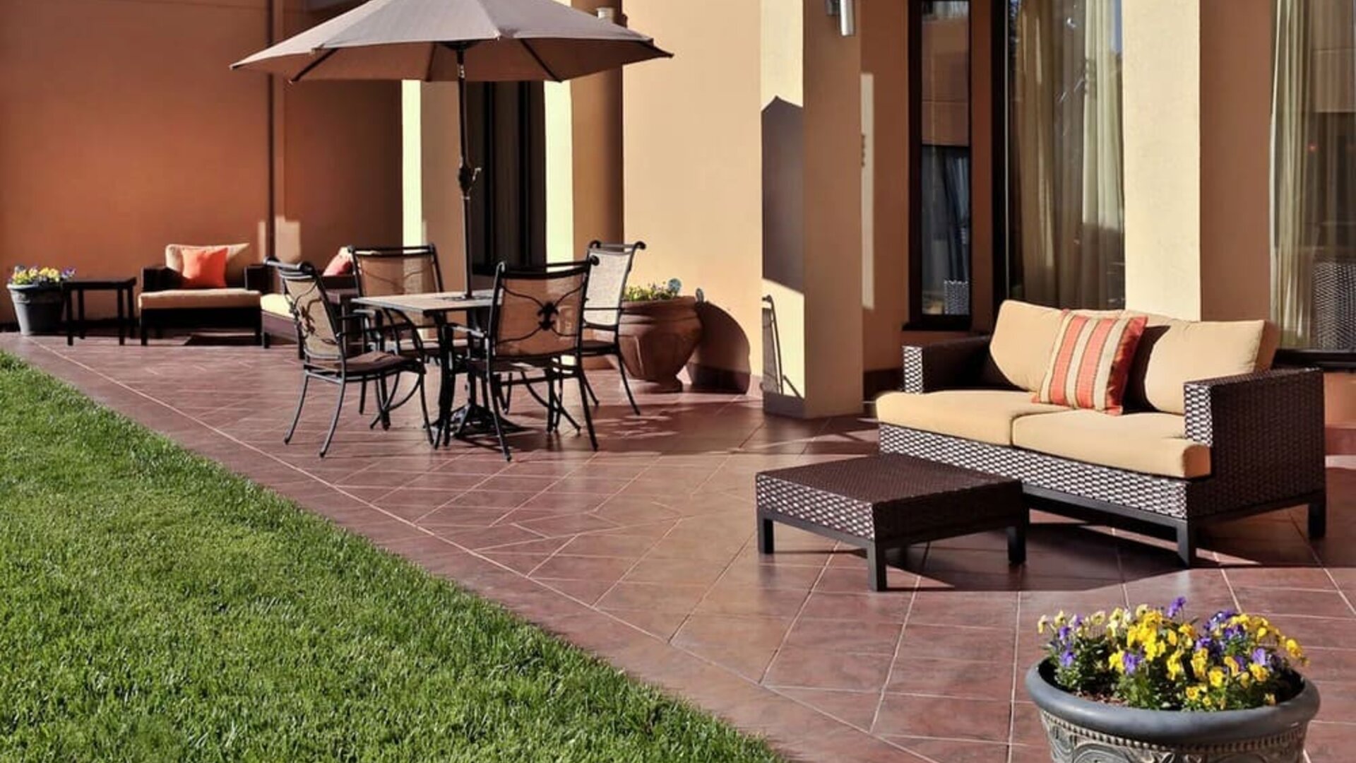 Outdoor terrace at Sonesta Select Raleigh Durham Airport Morrisville.