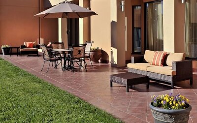 Outdoor terrace at Sonesta Select Raleigh Durham Airport Morrisville.