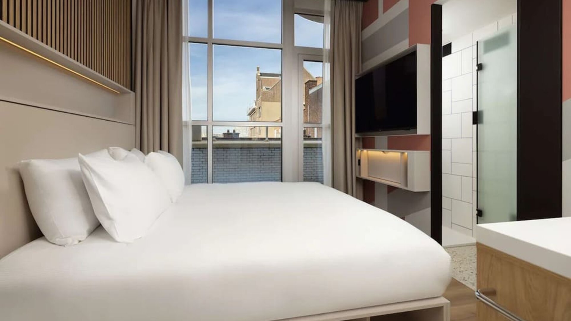 Day use room at Motto By Hilton Rotterdam Blaak.