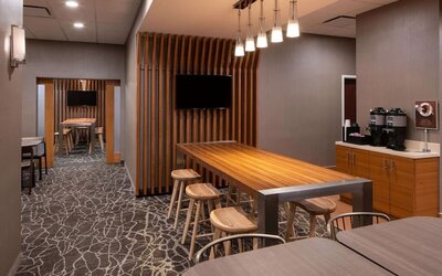 Meeting space at Sonesta Select Nashville Airport Suites.