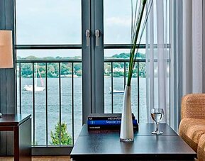 Elaya hotel hamburg finkenwerder