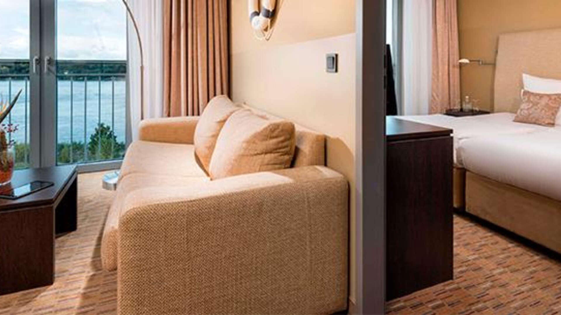 Elaya hotel hamburg finkenwerder