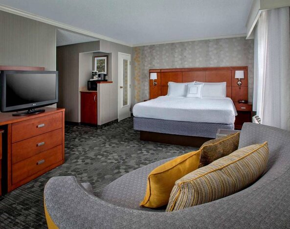 Day use room at Sonesta Select Tinton Falls Eatontown.