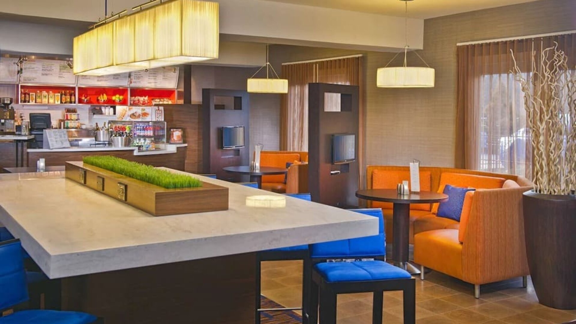 Dining room at Sonesta Select Tinton Falls Eatontown.