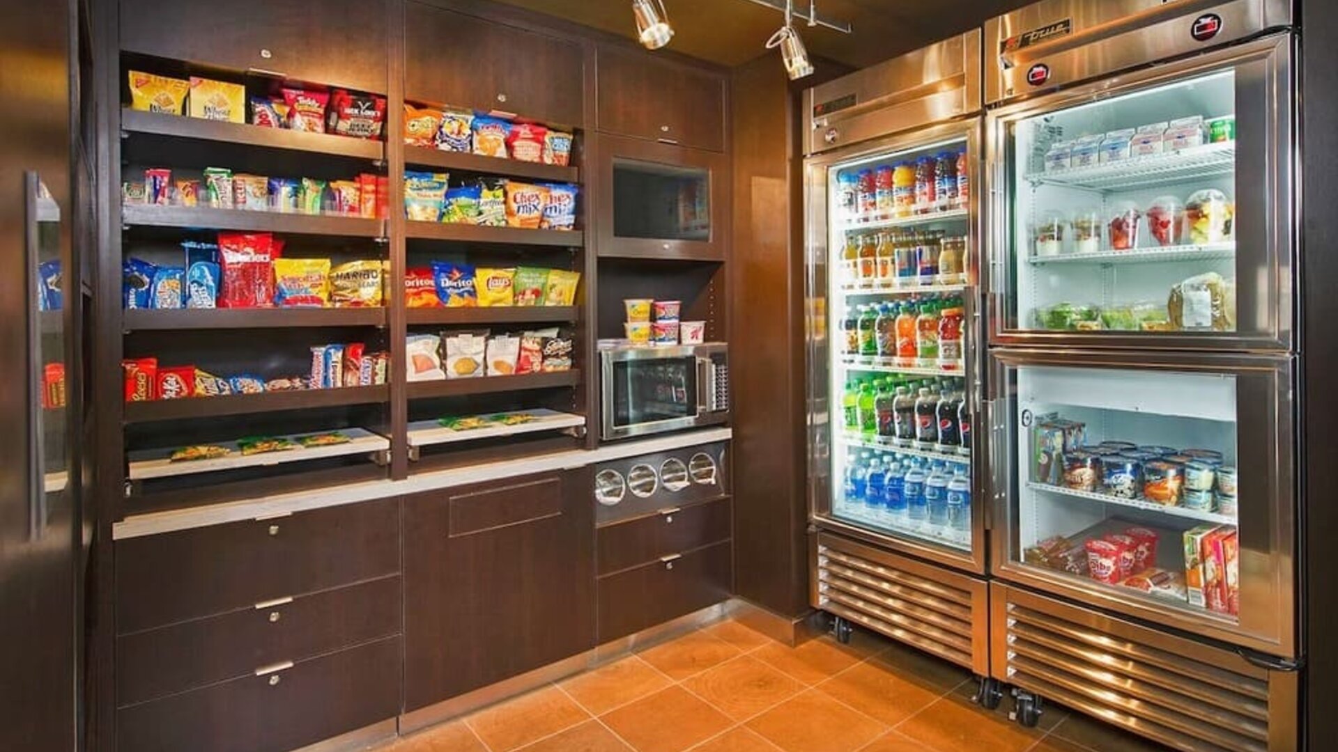 Snack bar at Sonesta Select Tinton Falls Eatontown.