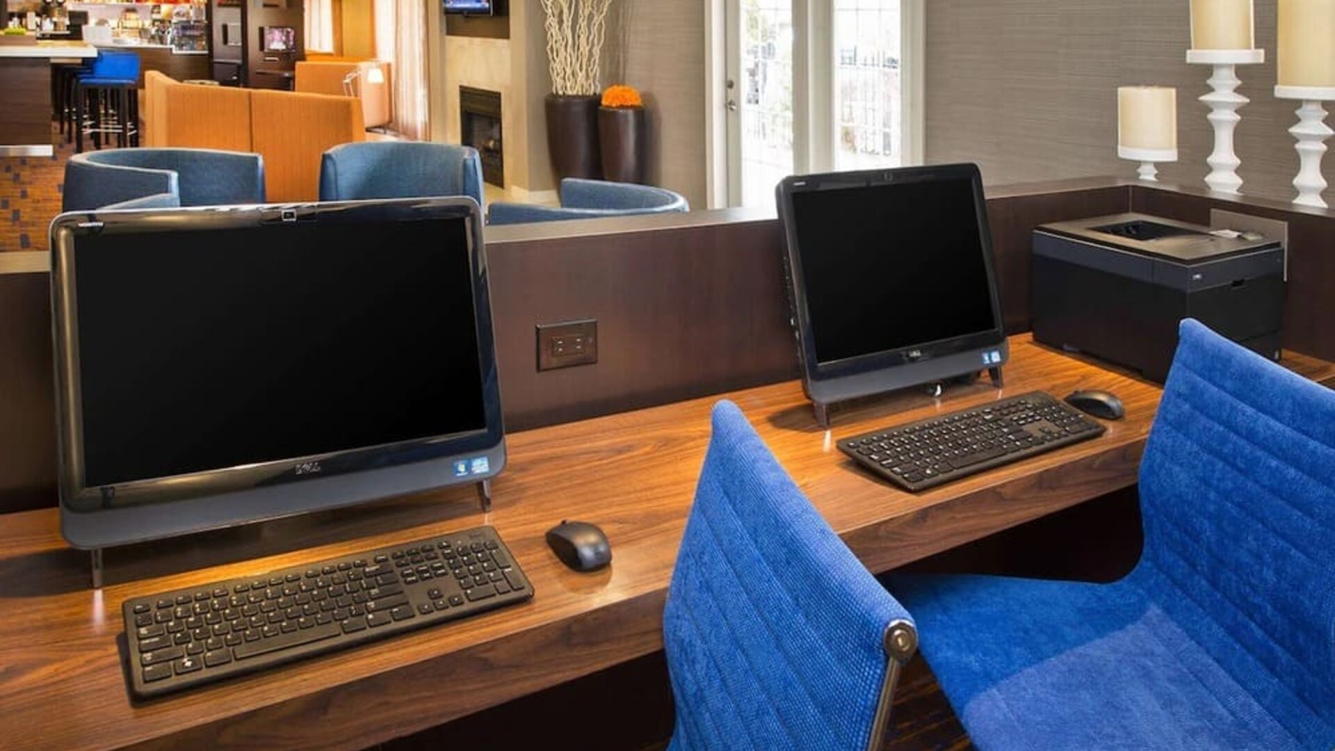 Business center at Sonesta Select Tinton Falls Eatontown.