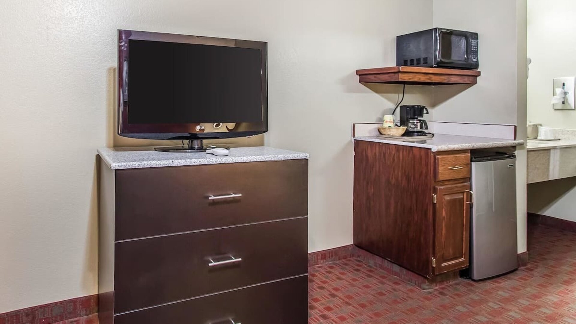 Day use room at Quality Inn & Suites, La Vergne.