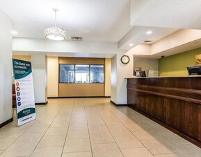 Reception desk at Quality Inn & Suites, La Vergne.