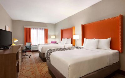 Day use room at La Quinta Inn & Suites By Wyndham Lackawanna.