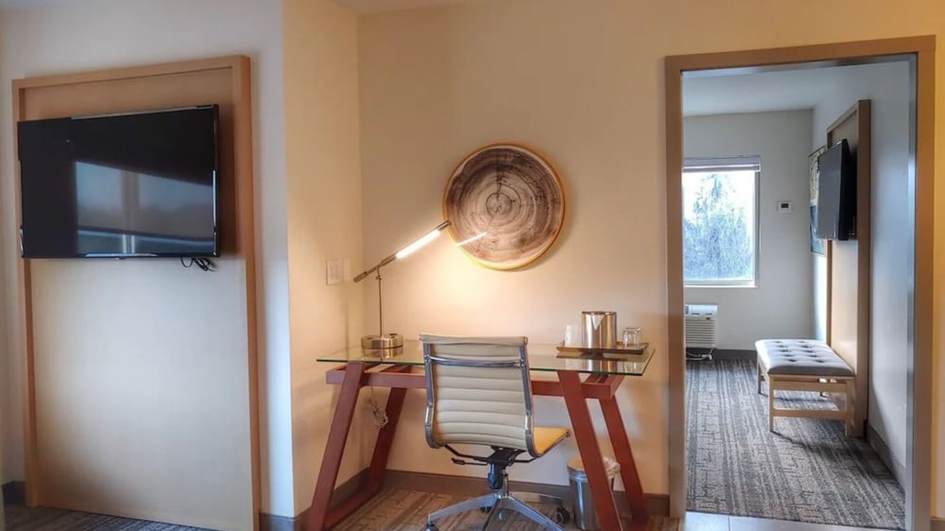 Work space at Radisson Hotel Atlanta Airport.