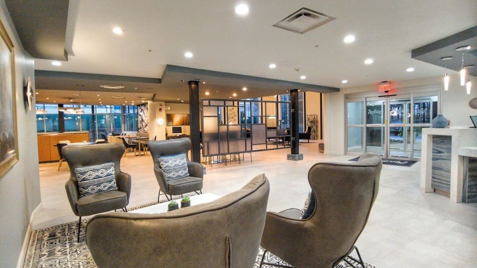 Lobby seating at Radisson Hotel Atlanta Airport.