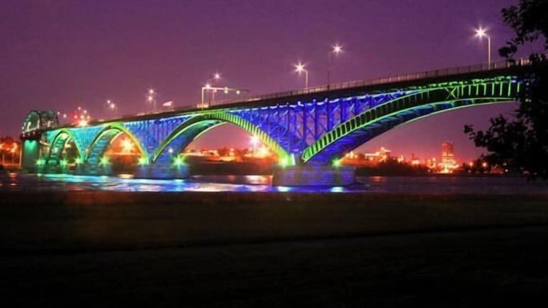 Local landmark at Stadium View Inn.