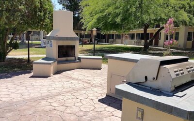 Outdoor barbeque at Quality Inn On Historic Route 66.