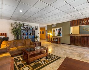 Lobby seating at Quality Inn On Historic Route 66.