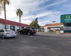 Parking available at Quality Inn On Historic Route 66.