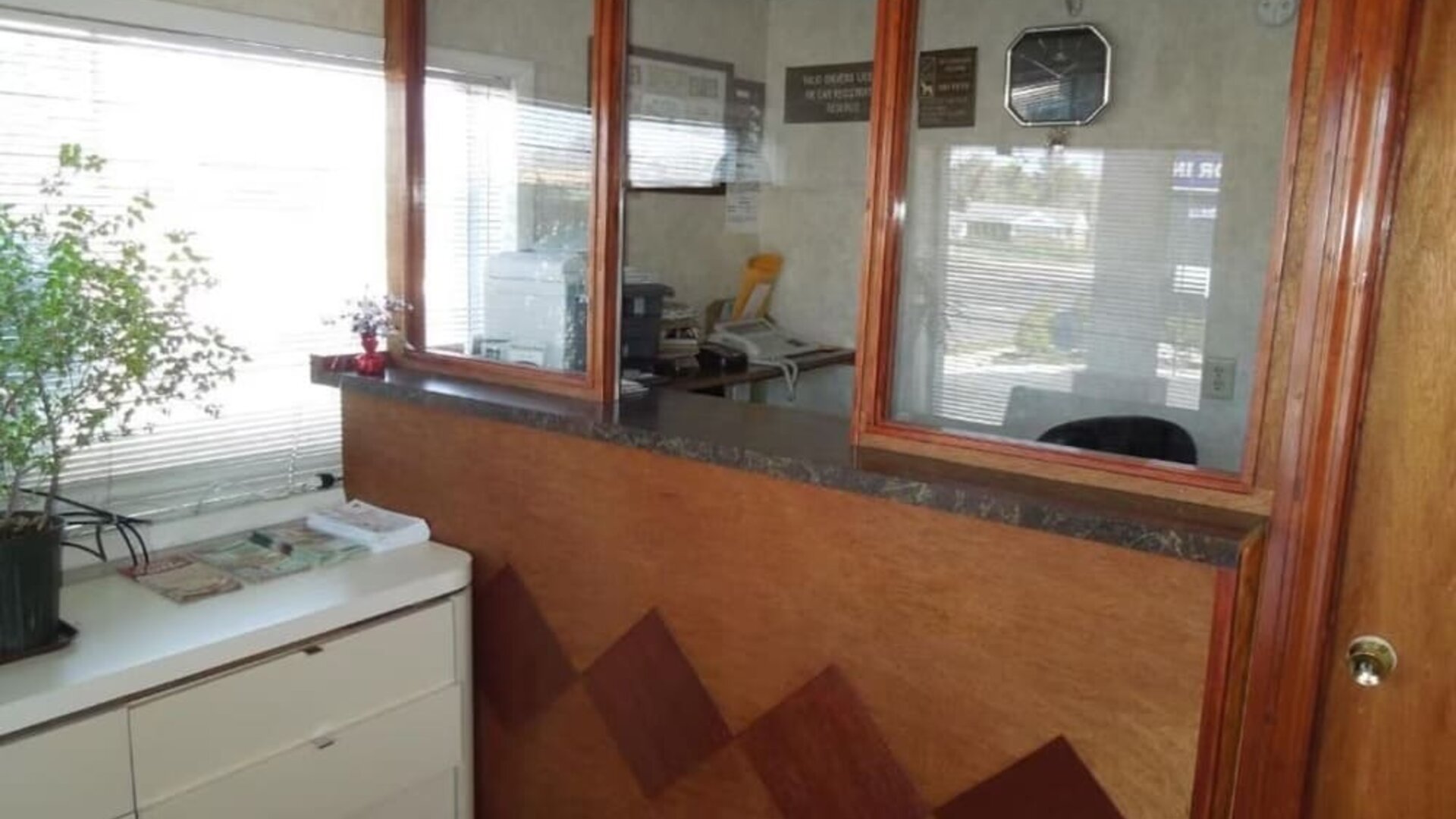 Reception desk at Starlite Motor Inn Absecon.