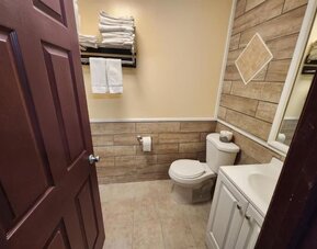 Guest bathroom at Starlite Motor Inn Absecon.